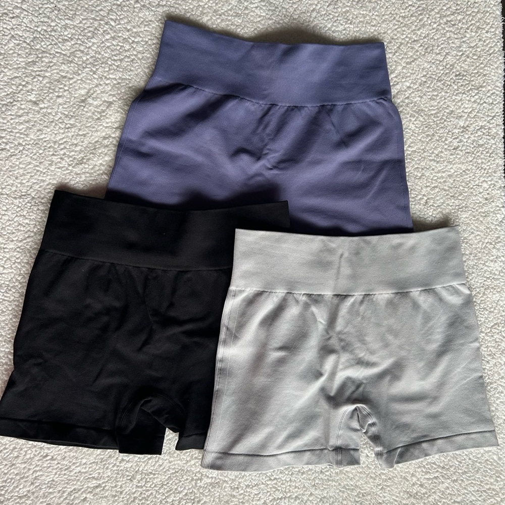 3 gym shorts, Purple, Gray and black, very strech💕💕💕💕